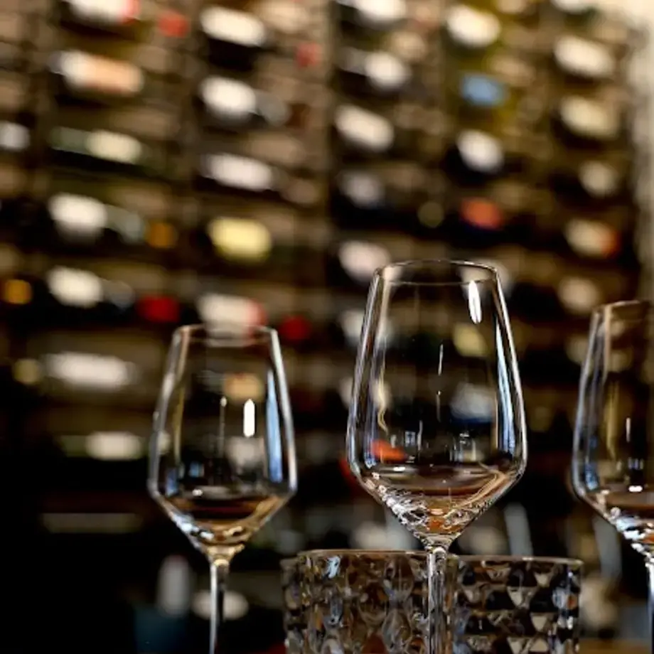 LUOGO DIVINO wine bistrot