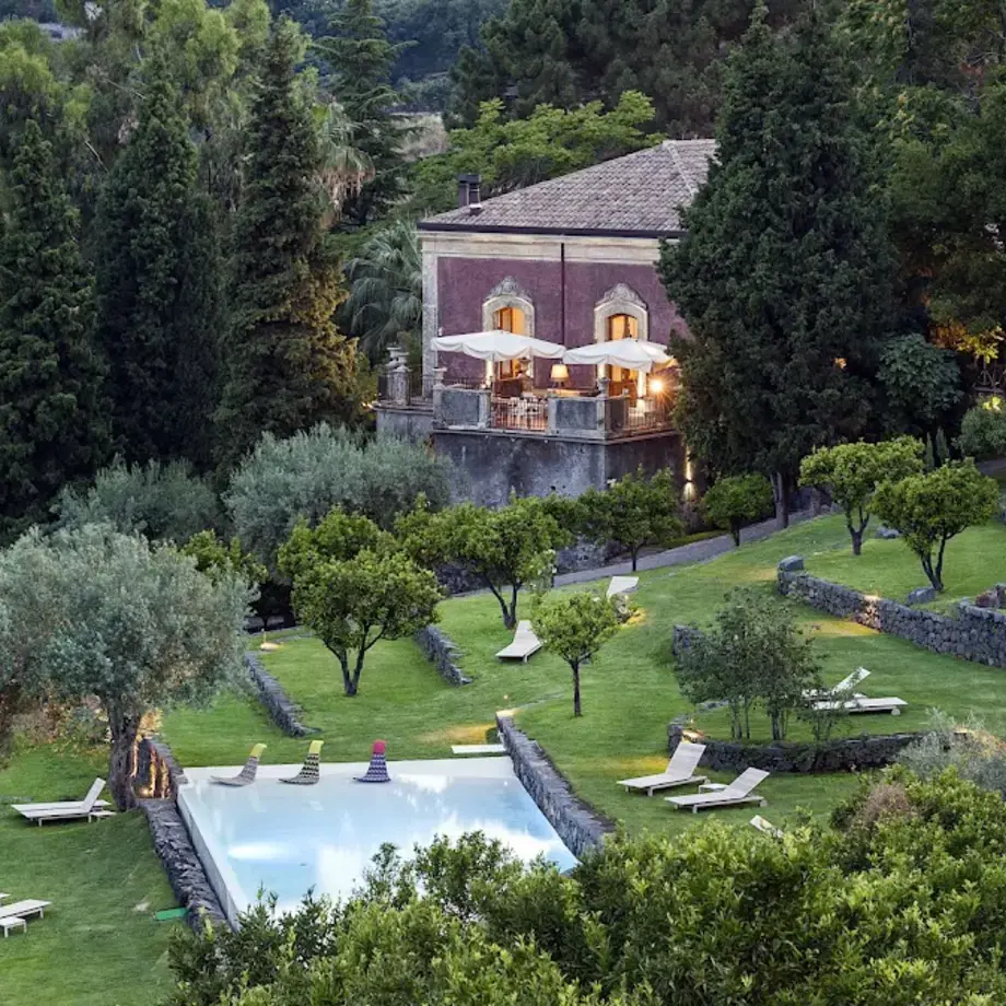 Monaci delle Terre Nere, Relais &amp; Chateaux