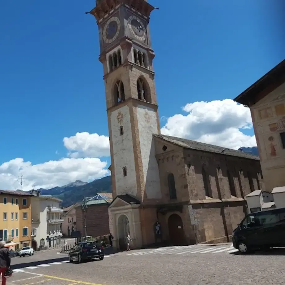 Piazza Cesare Battisti, 11