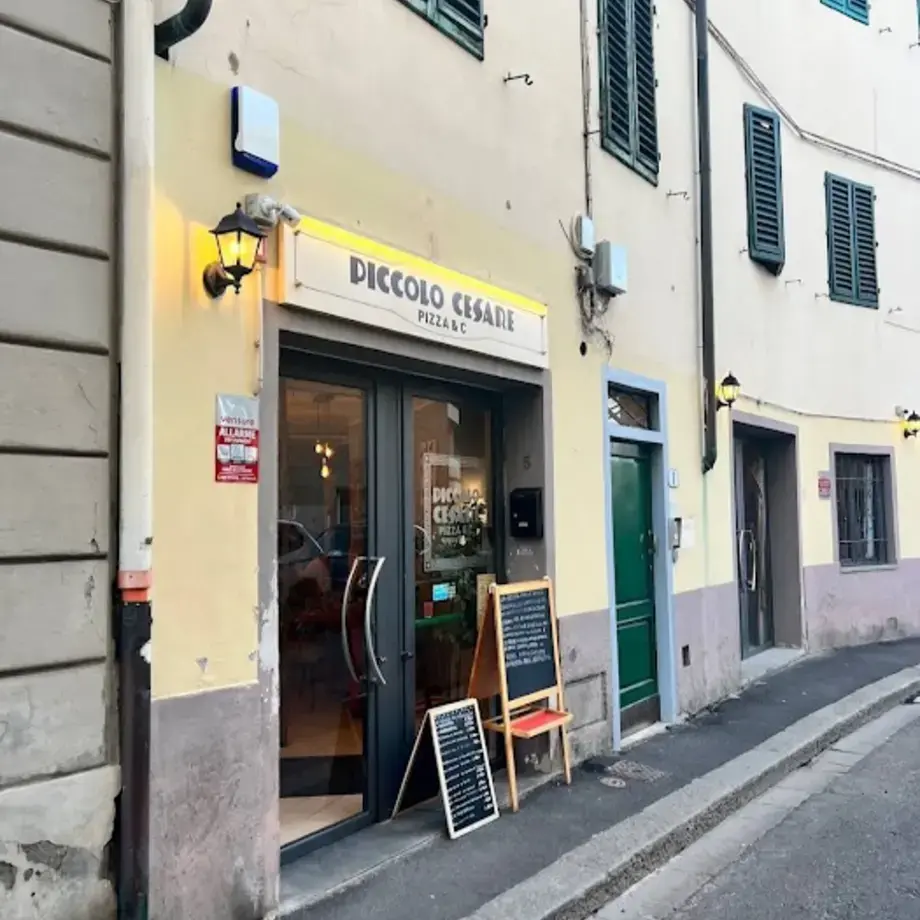 Pizzeria napoletana Piccolo Cesare Pizza NAPOLETANA