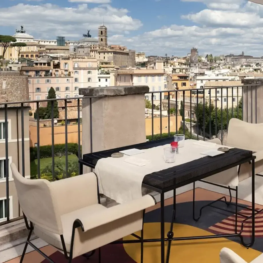 Rhinoceros Le Restau &amp; RoofBar