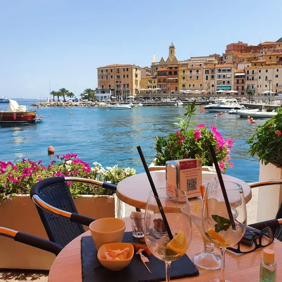 Sparkling American Bar