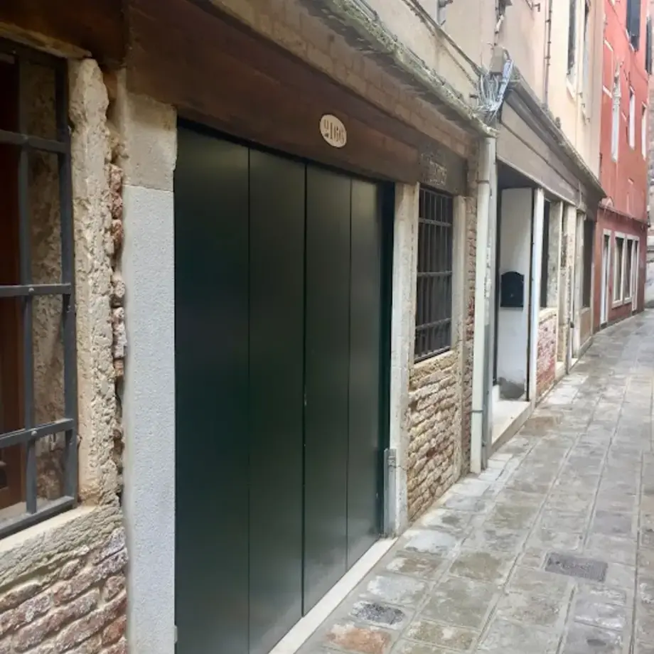 Stappo-Enoteca con cucina