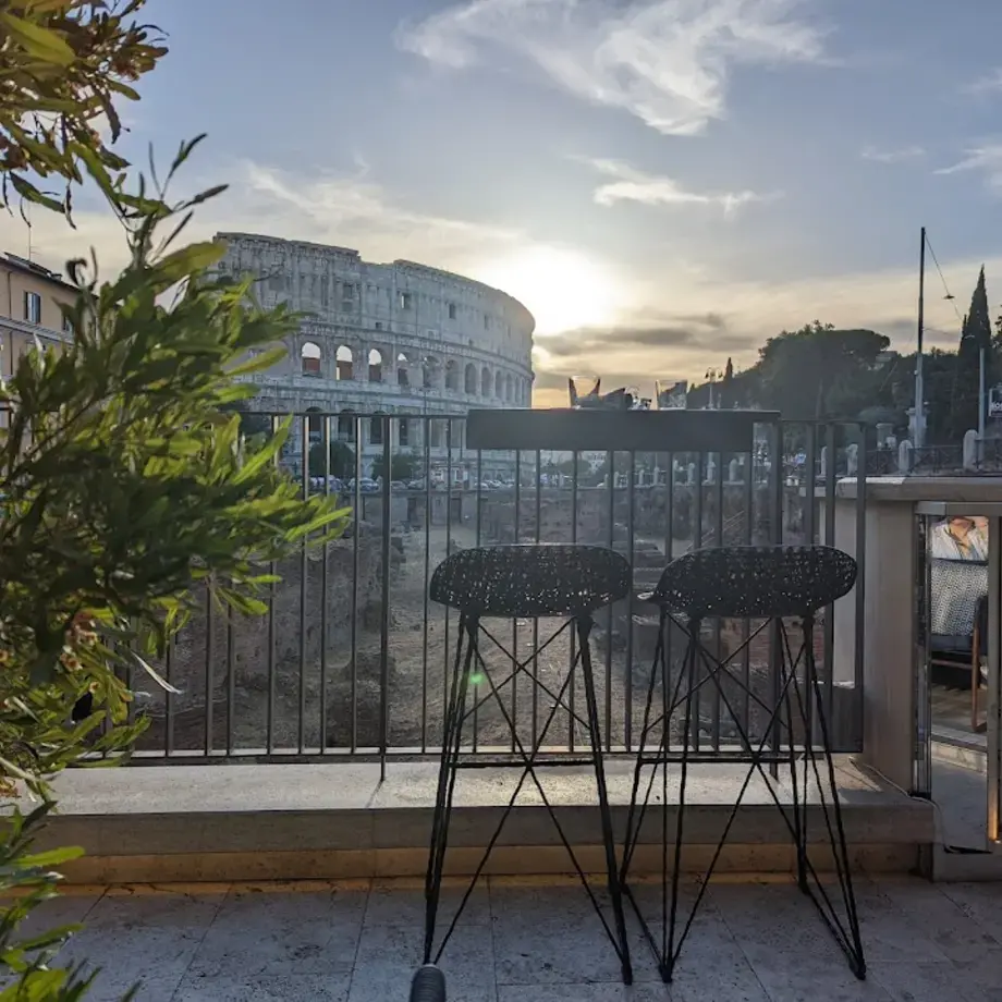 The Court Bar. Palazzo Manfredi