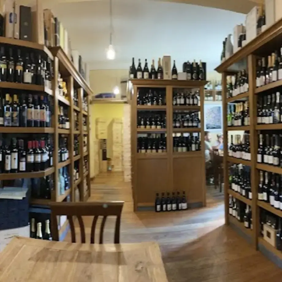 Vino e Convivio Constable Bob