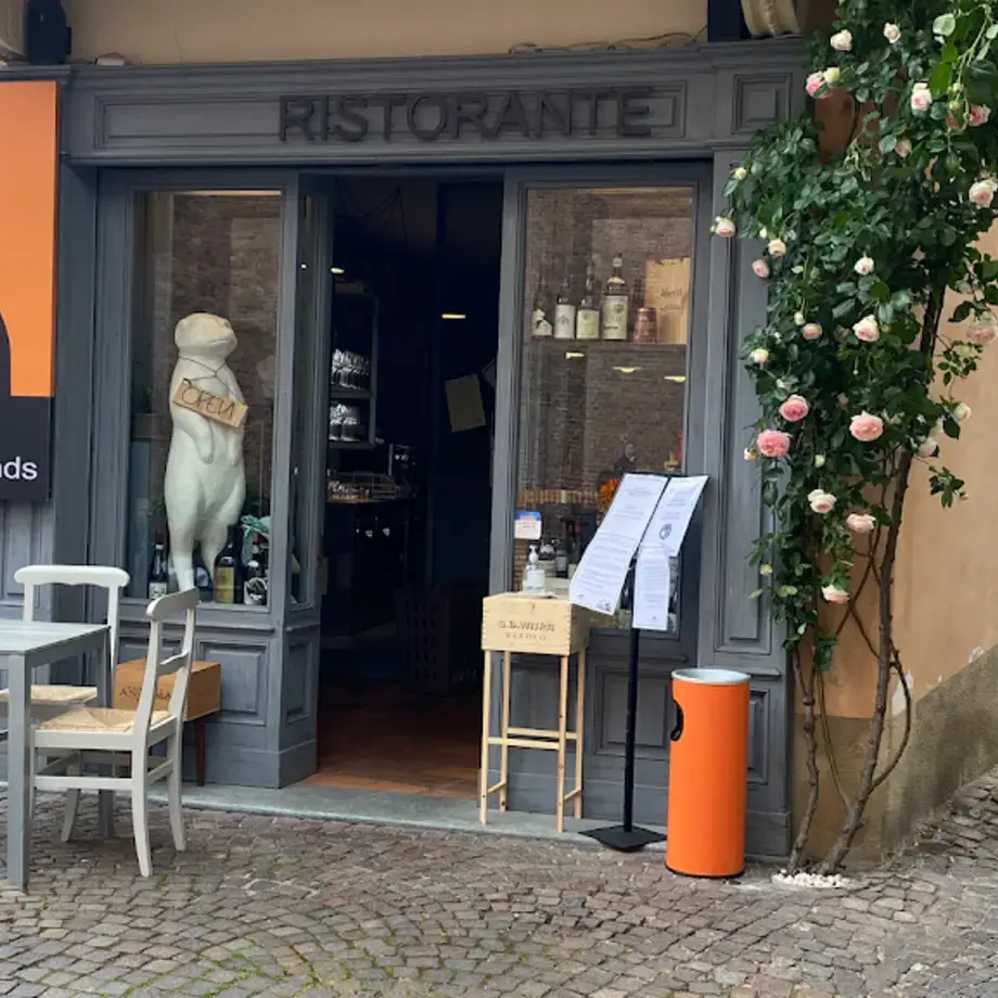 Winebar Barolo Friends