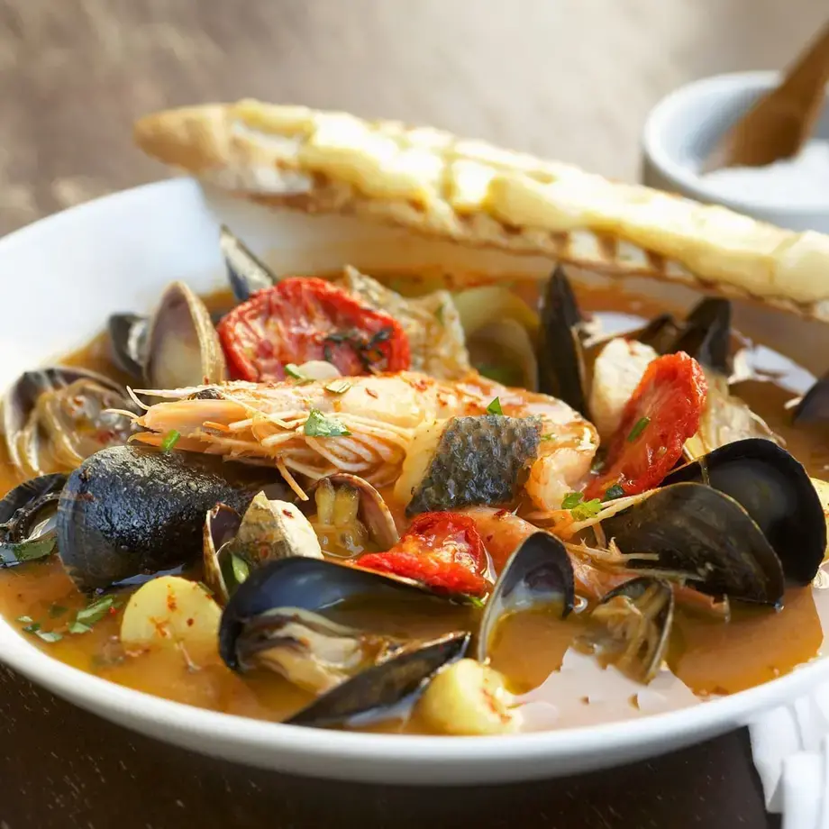 Bouillabaisse zuppa di pesce marsigliese