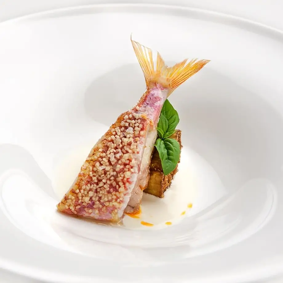 Triglia, melanzana, guazzetto di provola ricetta di Antonino Cannavacciuolo