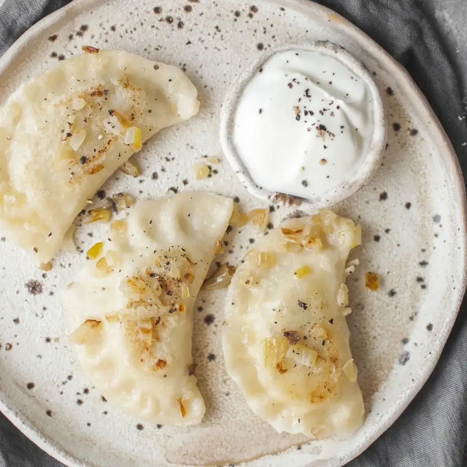 Pierogi polacchi con panna acida