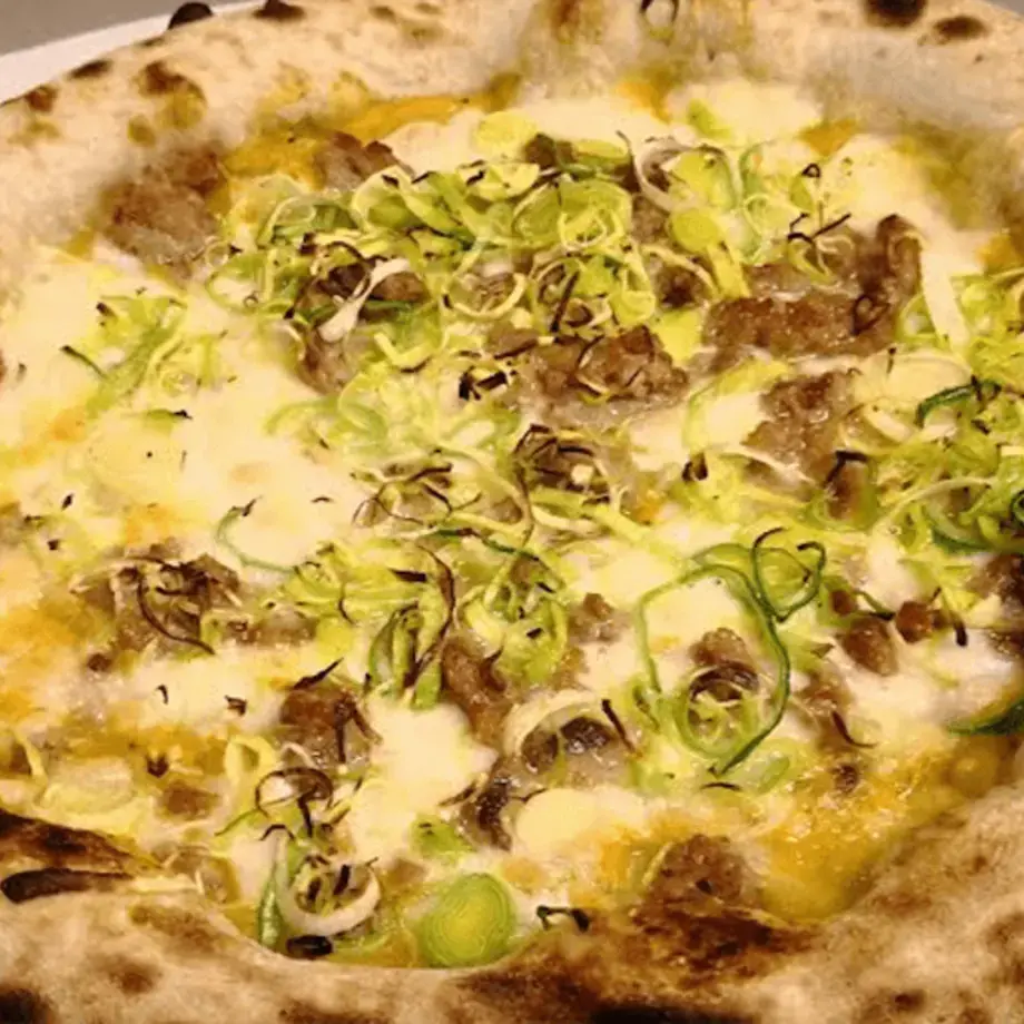 pizza-zucca-porri-salsiccia-ricetta