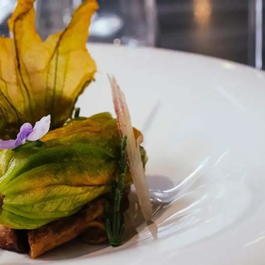 scampi-fiori-zucchina-finferli-ricetta