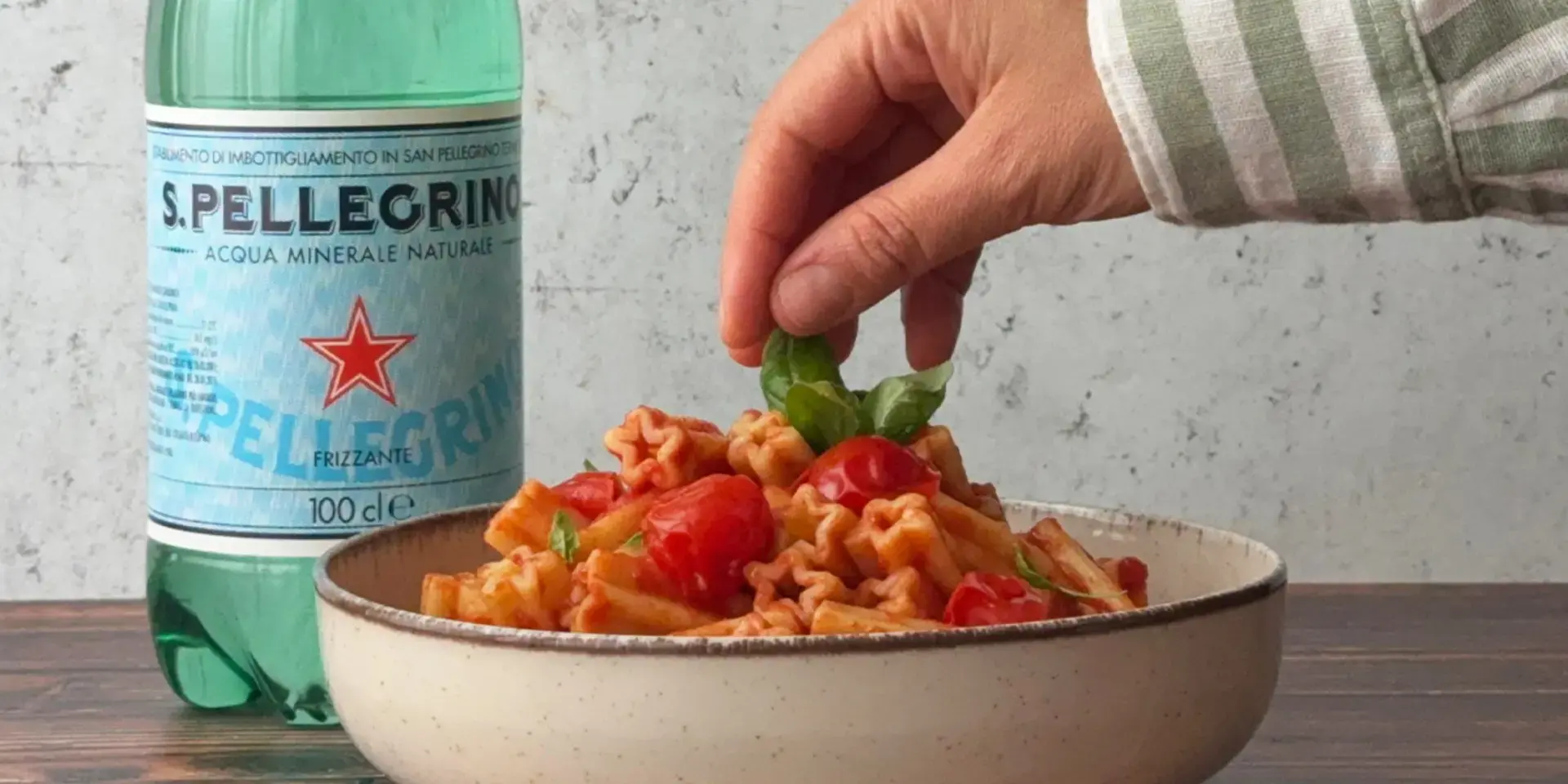 Pasta Garofalo e bottiglia S.Pellegrino