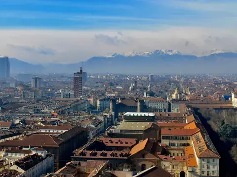 Vista aerea degli edifici della città durante il giorno