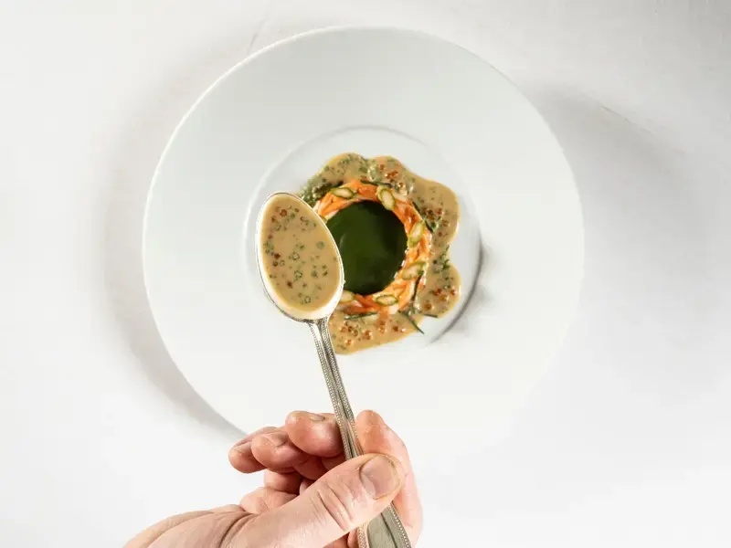 Un piatto de L'Aurum, il ristorante fine dining dell'Albereta