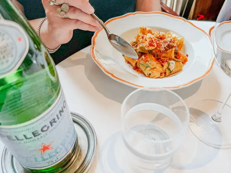 Paccheri al branzino tavolo - Langosteria