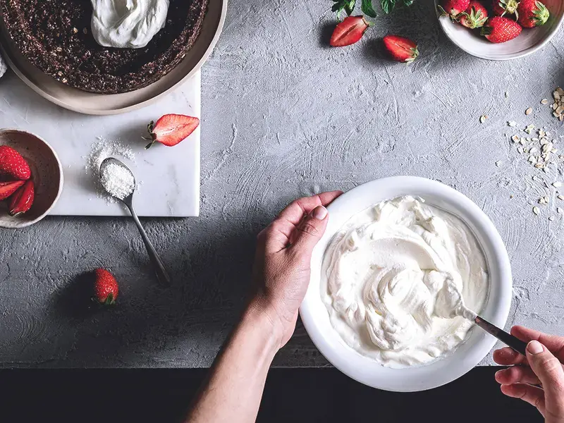 8 alternative allo yogurt nei dolci