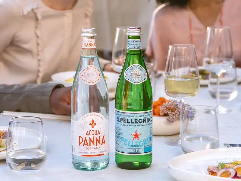 come abbinare acqua, cibo e vino