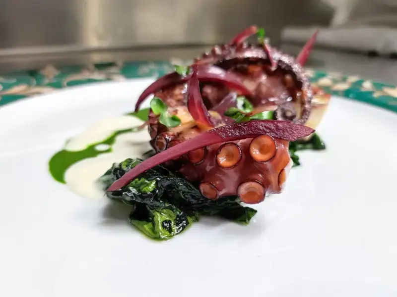 Un piatto del menu del ristorante Ma.Ri.Na