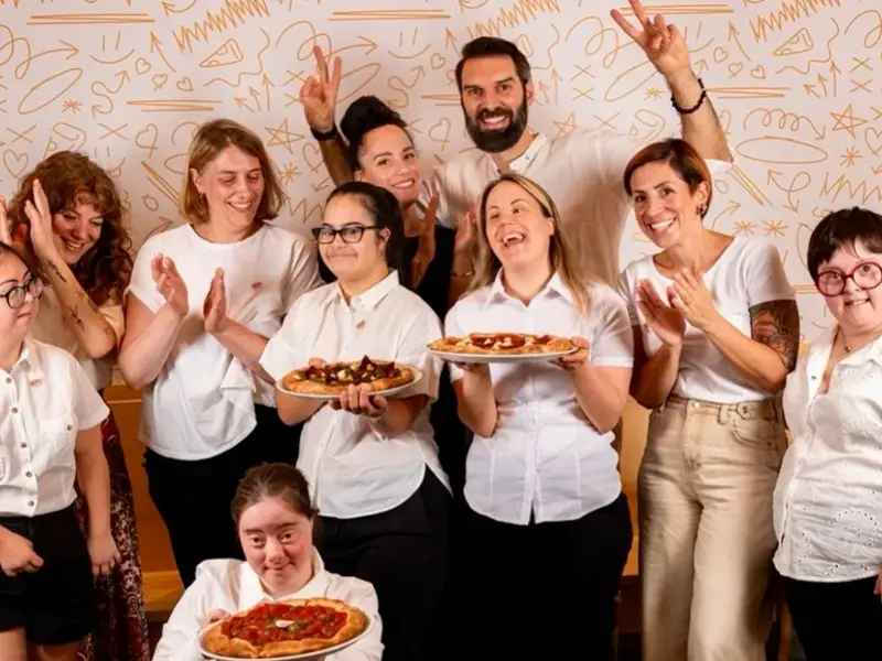 Lo staff della pizzeria Pit'sa