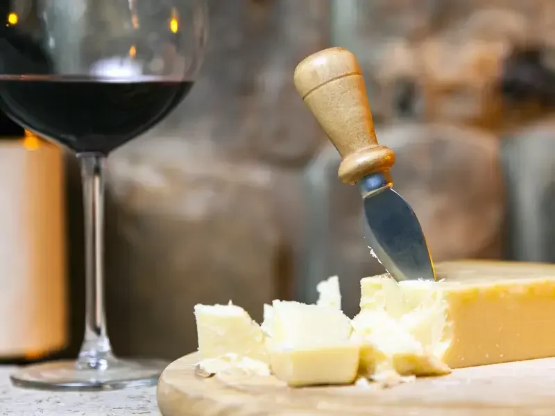 vino rosso e parmigiano reggiano