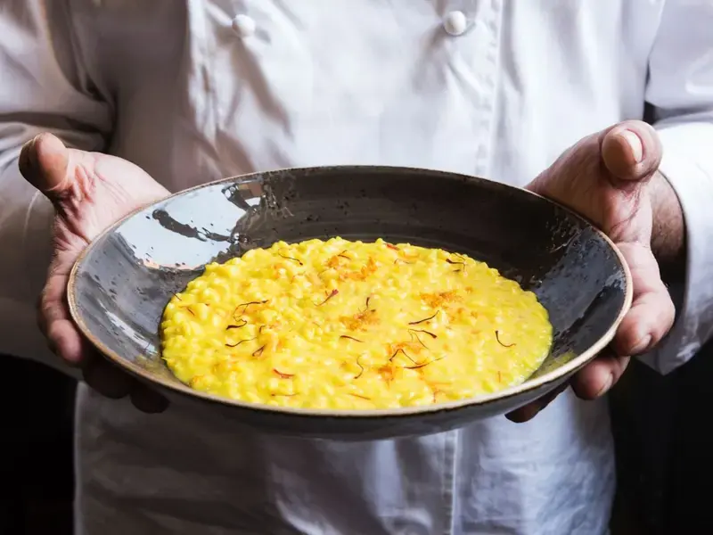 Il risotto alla milanese di chef Cesare Battisti