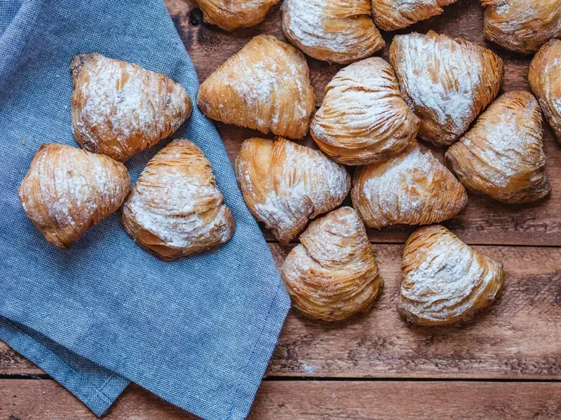 dolci tipici napoletani sfogliatelle