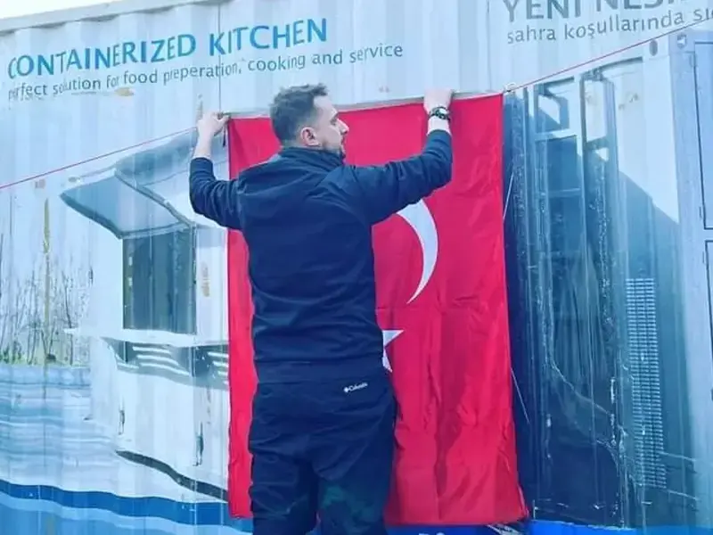 Terremoto in Turchia: intervista allo chef Fatih Tutak, partito per cucinare tra gli sfollati