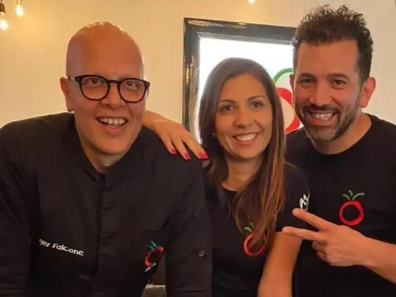Roger Falcone e i soci della pizzeria Il Pomodorino