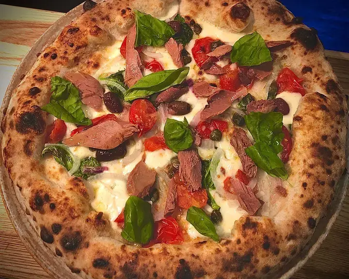 Ricetta Pizza alla puttanesca di Giovanni Santarpia