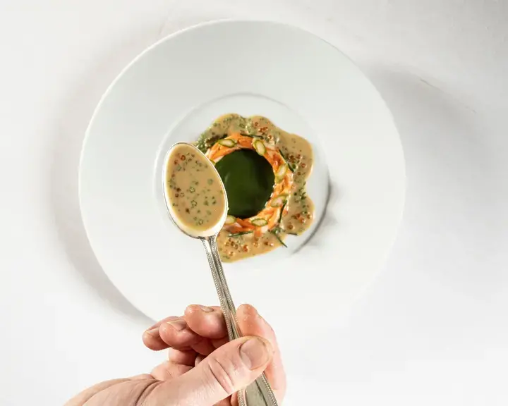 Un piatto de L'Aurum, il ristorante fine dining dell'Albereta