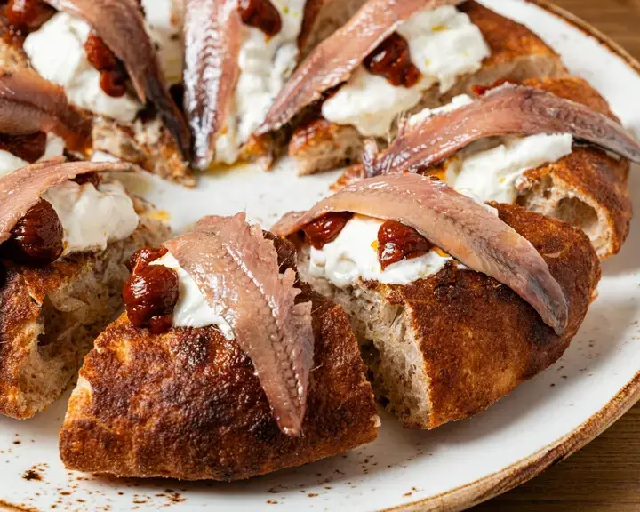 Pizza con acciughe e stracciatella - Antonio Pappalardo