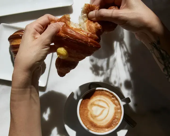 Colazione vegana a Milano - Cappuccio e brioche - Nepà