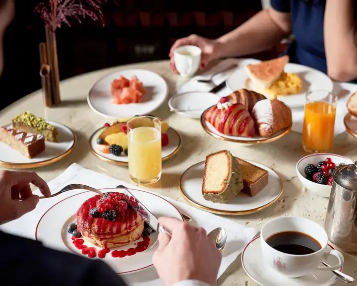 Regali Natale 2025 last minute: voucher e gift card - colazione al Portrait