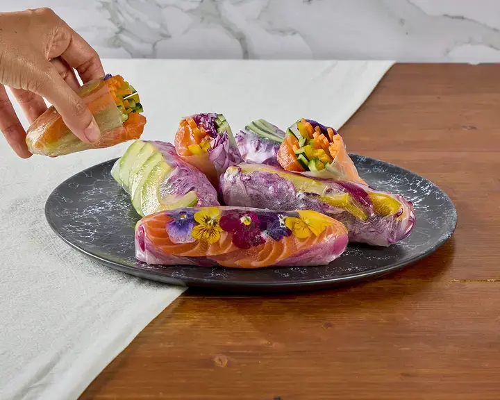 fresh rolls salmone e verdure