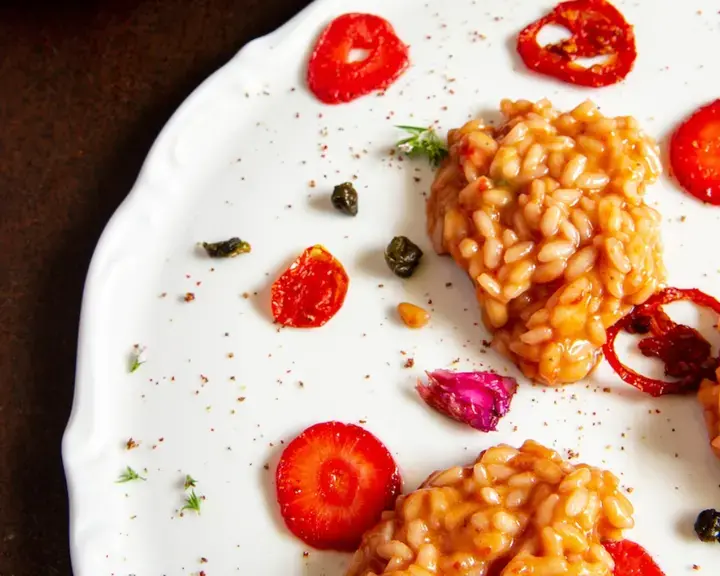 Riso, pomodoro, fragole e profumo di rose di Anna Ghisolfi