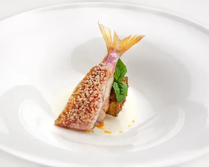 Triglia, melanzana, guazzetto di provola ricetta di Antonino Cannavacciuolo