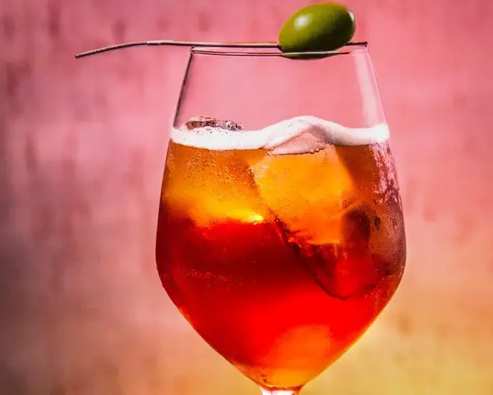 L’Ape ‘50, la ricetta del cocktail di Sottospirito a Mesagne